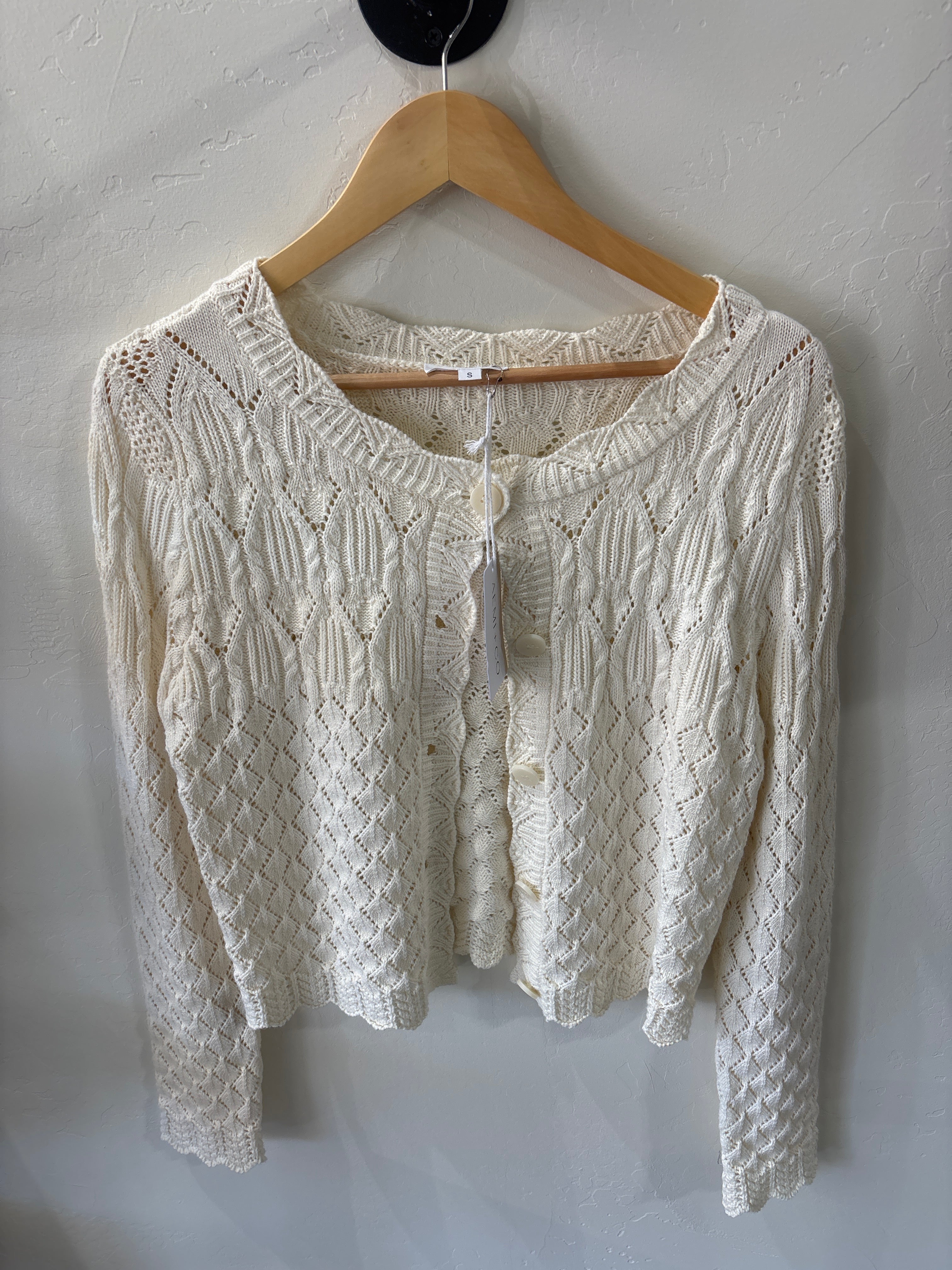 Creame knit sweater